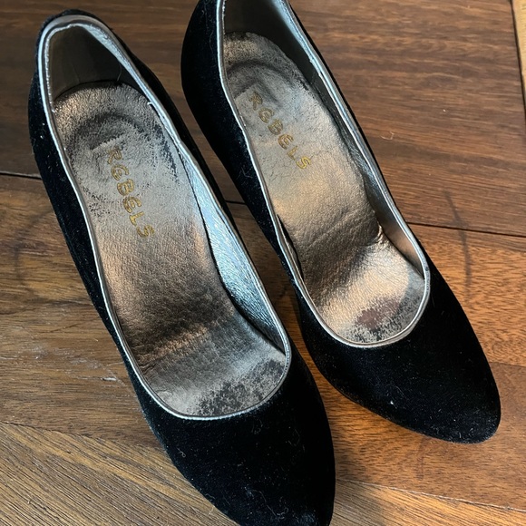 Rebel size 7 Black Velvet Pumps - Picture 6 of 8